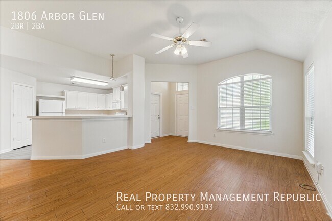 Foto del edificio - 1806 Arbor Glen