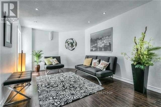 Primary Photo - 9 Upton Crescent