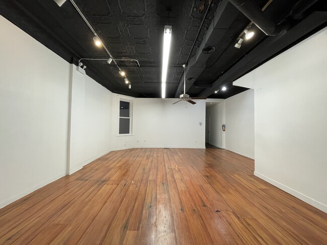 Building Photo - 3112 N California Ave