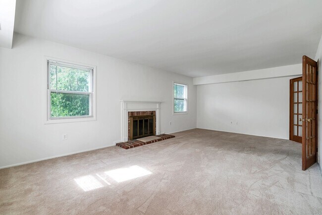 Foto del edificio - Fantastic 4 Bed 2.5 Bath Colonial Home Sou...