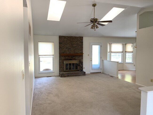 Foto del edificio - 7188 Oak Stream Dr