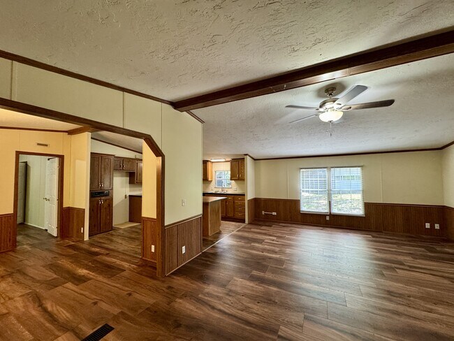 Foto del edificio - 229 Bateman Ln