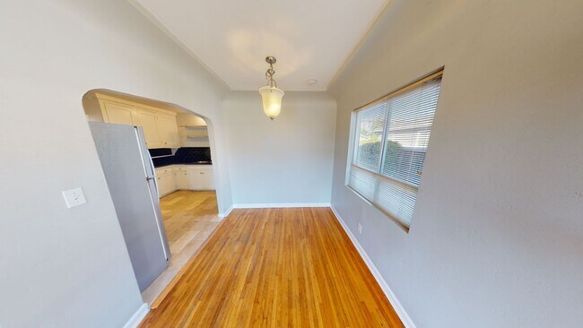Foto del edificio - 4BD/3BA, Pool!! BIG house, 1800sqft!!