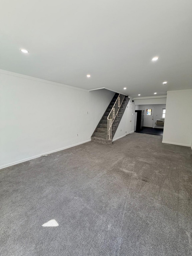 Foto del edificio - 3116 Salmon St