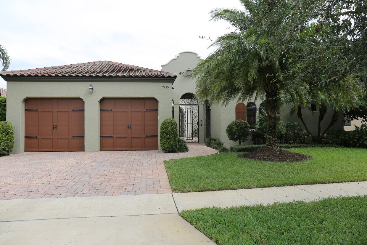 Primary Photo - 7415 Pointe Venezia Dr
