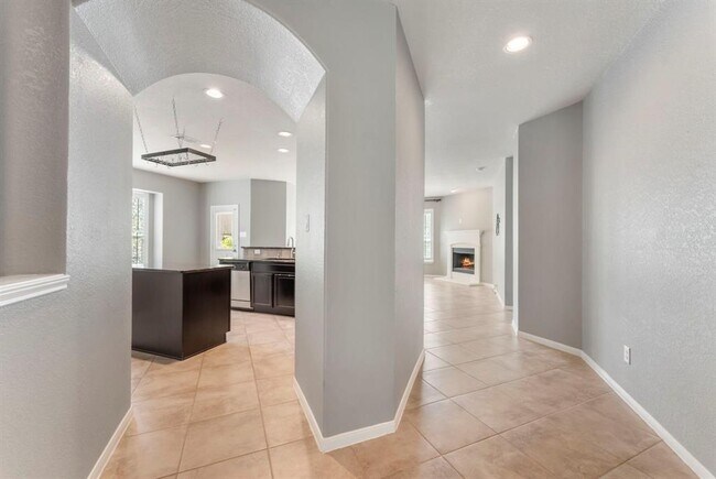 Foto del edificio - 1070 Cedar Lake Ct