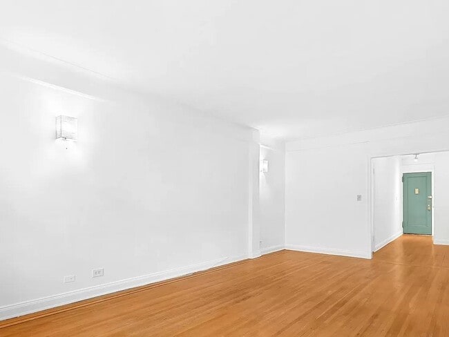 Building Photo - 30-83 Crescent Street