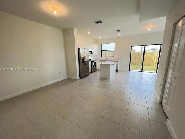 Foto del edificio - 28610 SW 133rd Ct