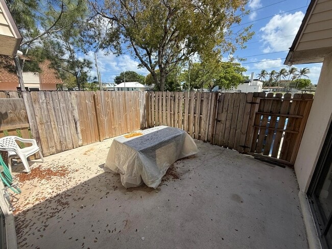 Photo - 717 W Ocean Ave Townhome