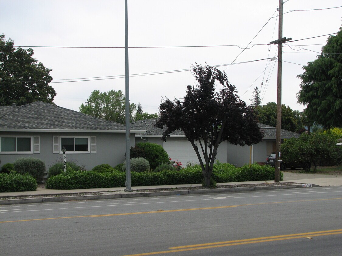 Foto principal - 3186 Williams Rd