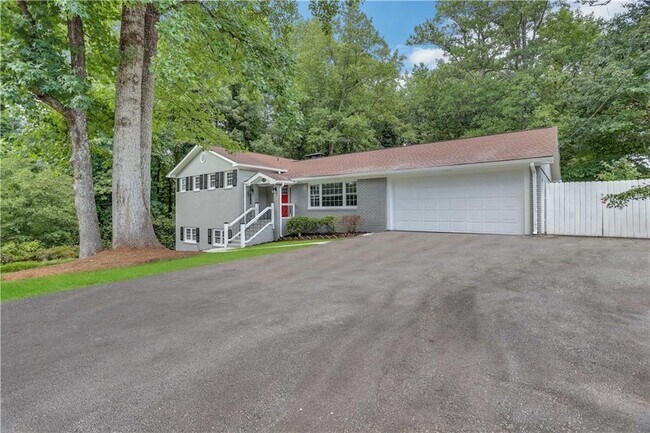 Building Photo - 3119 Brownmoore Dr