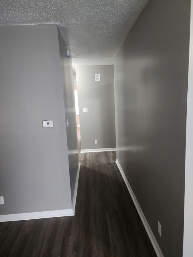 Foto del edificio - Newly updated 2 bedroom 1.5  bath