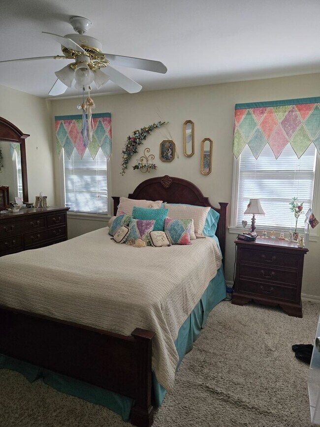 Foto del edificio - Broadmoor Historical  3 Bedroom 1 Bathroom