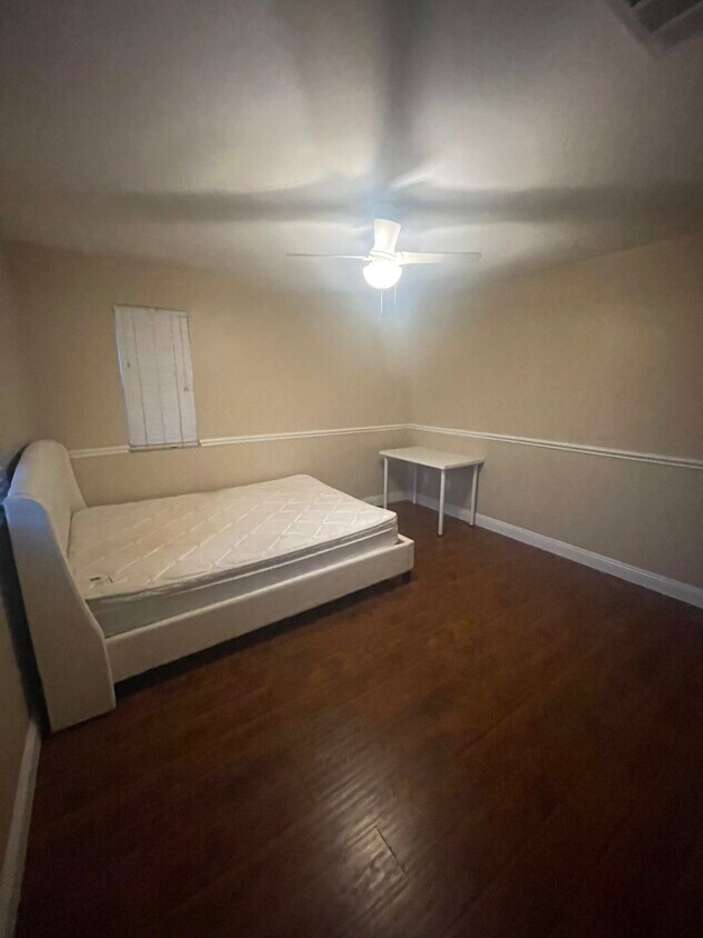 Foto del edificio - 14925 Shoreham St