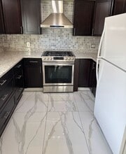 Building Photo - 6483 Colonial St