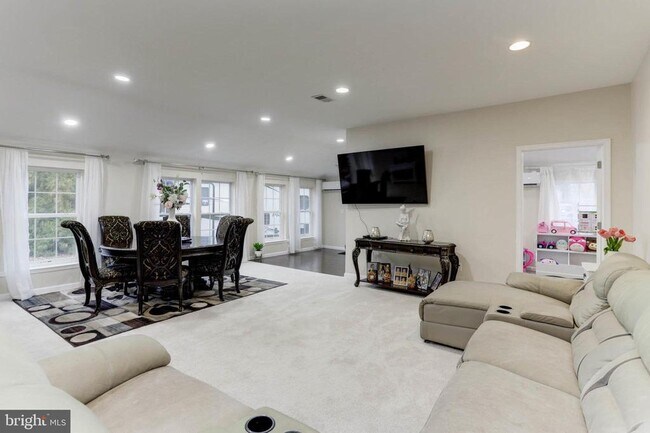 Foto del edificio - 7465 Browns Bridge Rd