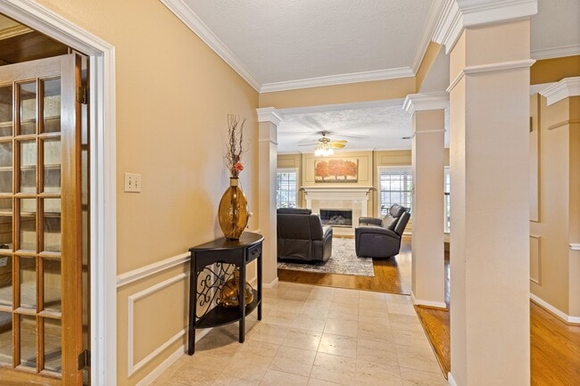 Building Photo - 7435 River Garden Dr