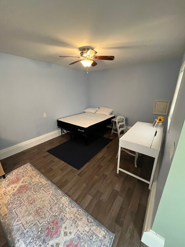 Foto principal - 2403 E 19th St