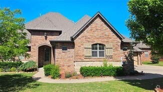 Building Photo - 2017 Pembroke Ln