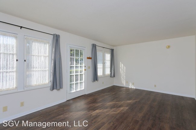 Building Photo - Studio, 1 bath Apartment - 456 N Baldwin Ave