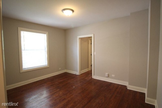 Building Photo - 4010 N Hamlin Ave