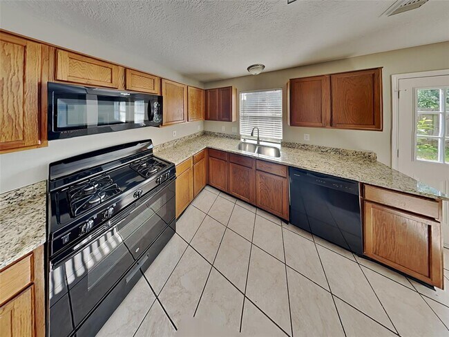 Foto del edificio - 2930 Rainmont Ln