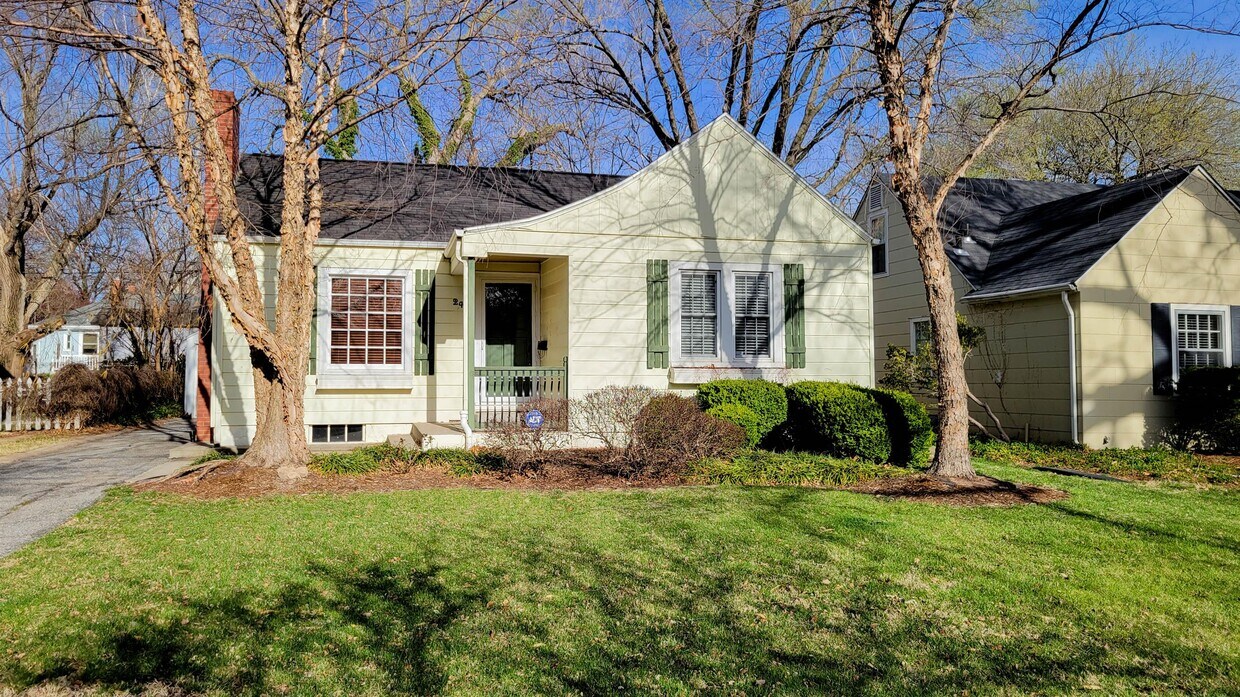 Foto principal - 242 S Bleckley Dr