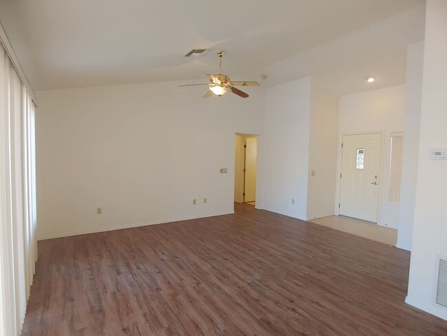 Foto del edificio - 3117 Birch Grove Ct