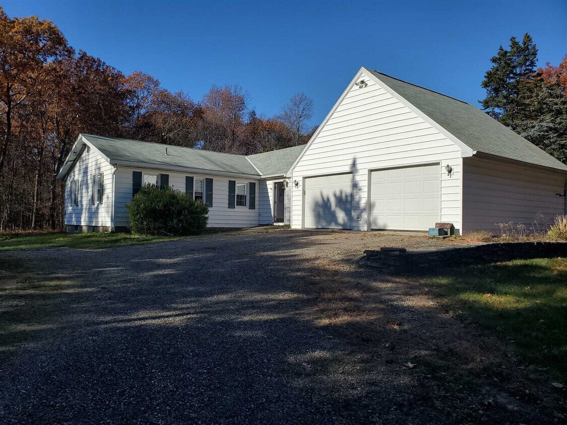 49 Old Farm Rd, Rhinebeck, NY 12572 House Rental in Rhinebeck, NY