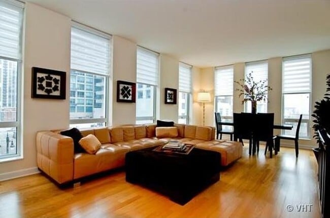 Building Photo - 1250 S Michigan Ave