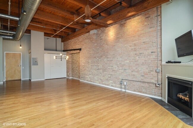 Foto del edificio - 1727 S Indiana Ave