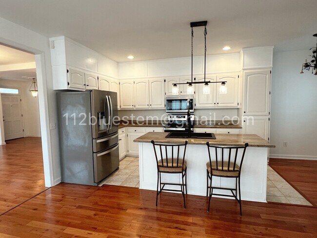 Foto del edificio - 112 Bluestem Dr NE