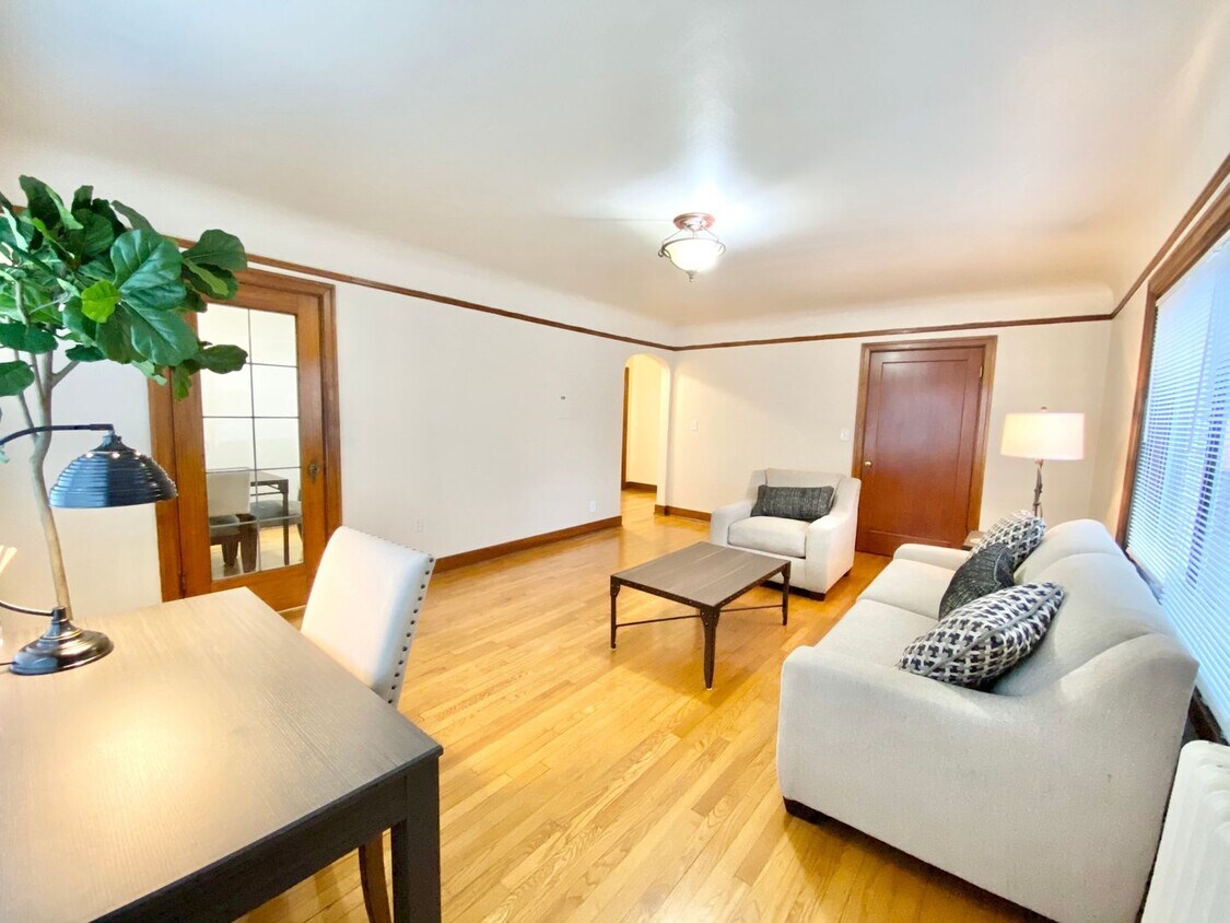 Foto del edificio - Parkway Apartments
