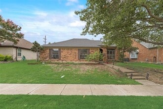 Building Photo - 1670 Crosshaven Dr