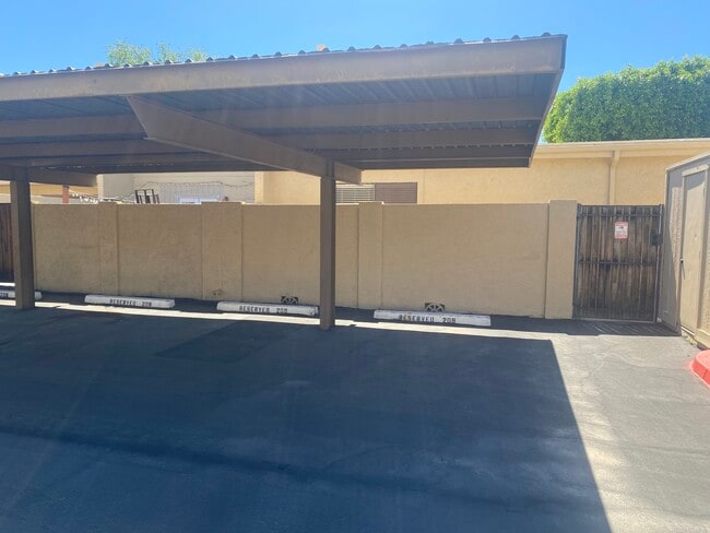 Building Photo - 5813 W Gelding Dr