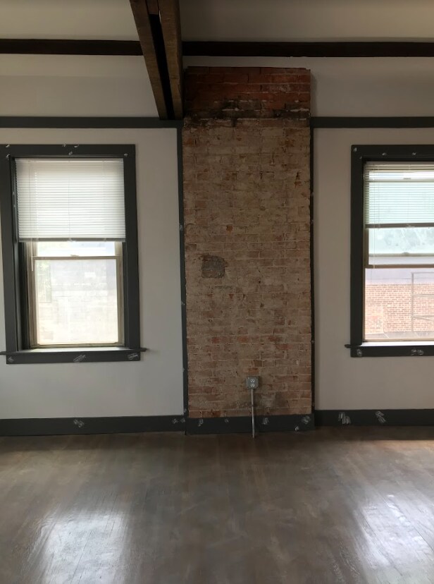 Unidad 4 Sala de estar - 2616 Short Vine St