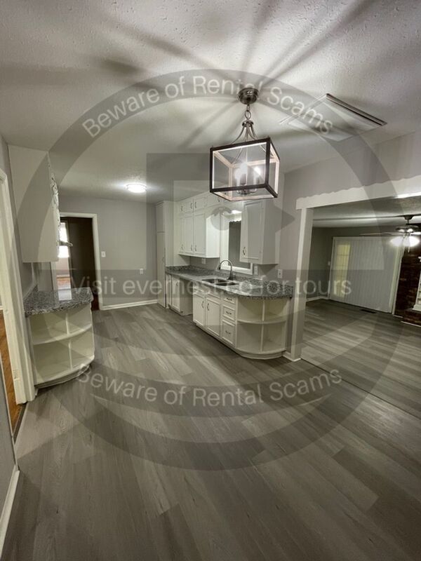 Foto del edificio - 308 Cleary Rd