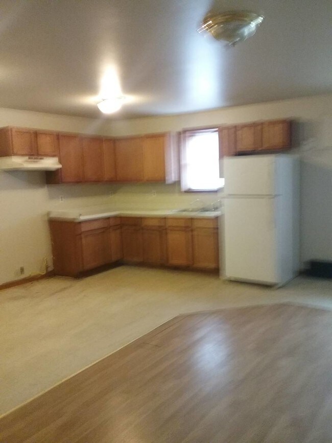 Foto del edificio - 4945 Northcote Ave