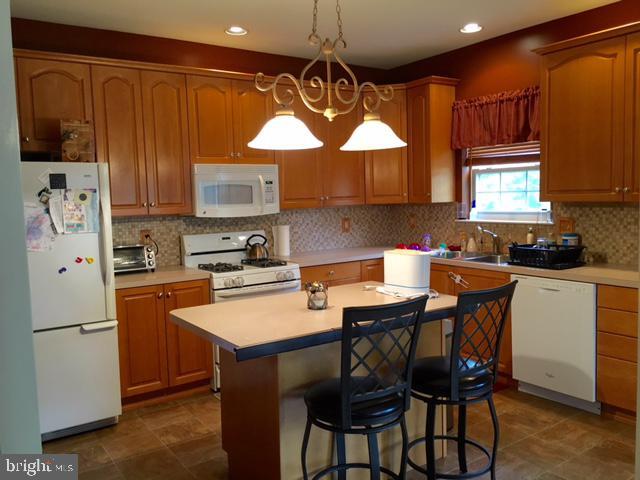 Building Photo - 642 Fawn Cir