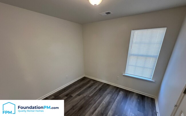 Building Photo - 4360 Kerwin Dr