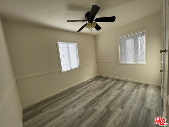 Foto del edificio - 5612 Vonnie Ln