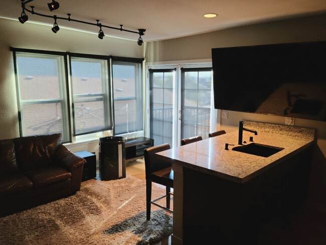 Foto del edificio - 6547 42nd Ave SW