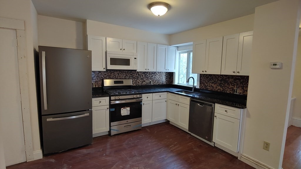 14 Market St Unit 2, Cambridge, MA 02139 Condo for Rent in Cambridge, MA