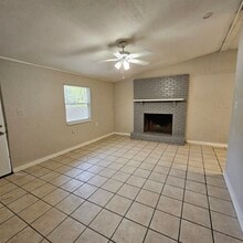 Building Photo - 1516 Majestic Ave