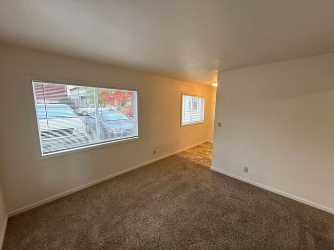 Building Photo - 1145 Saginaw St S