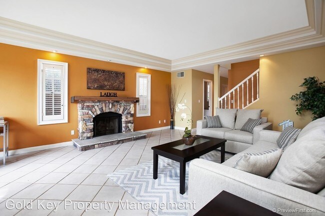 Building Photo - 3 br, 2.5 bath House - 2416 Vancouver Avenue