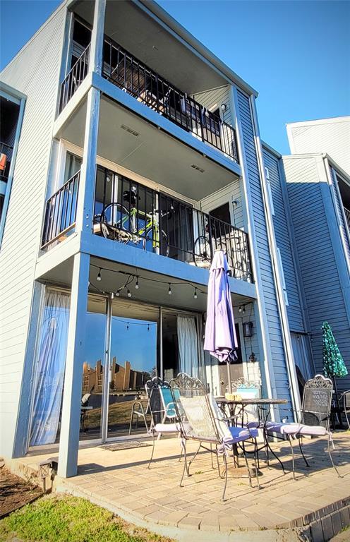 Foto del edificio - 12500 Melville Dr