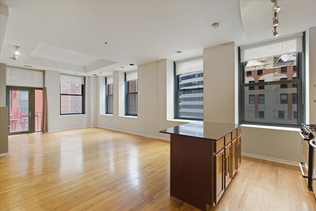 Foto del edificio - 208 W Washington St