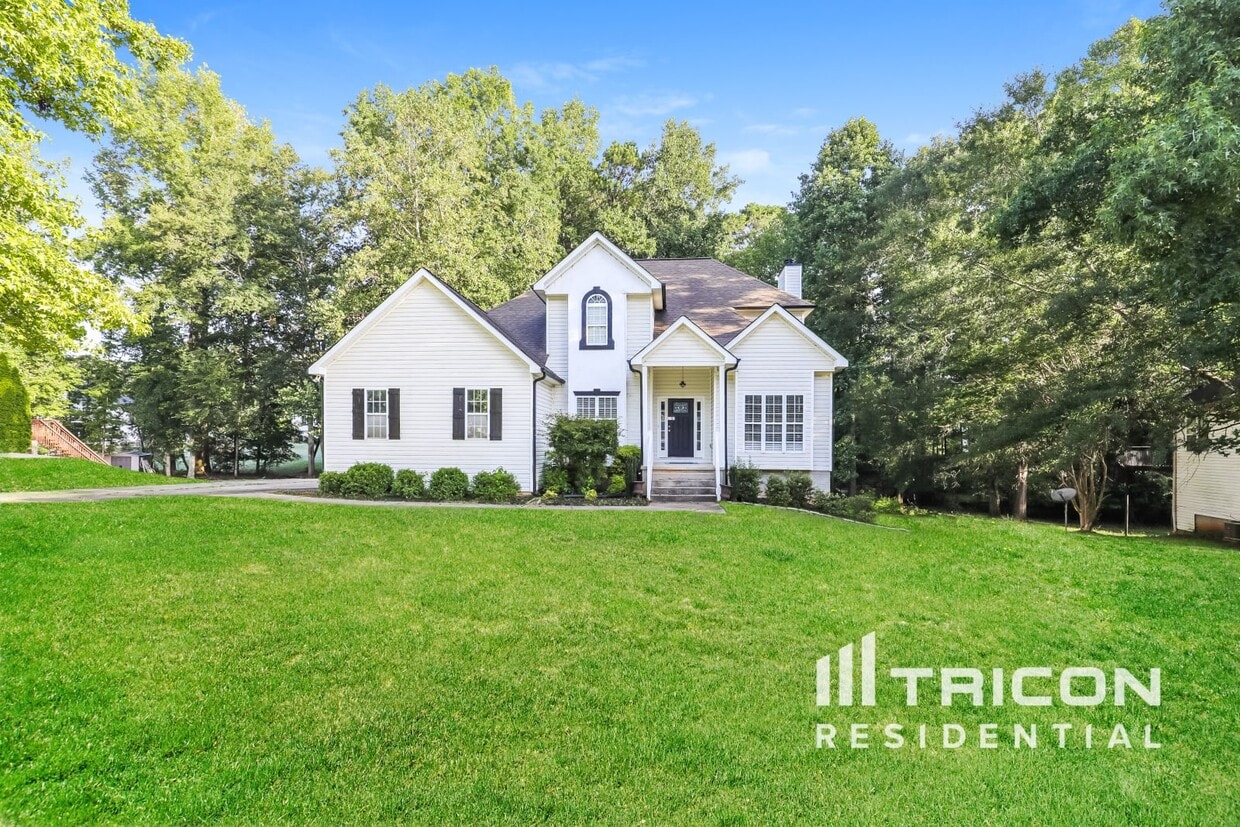 Primary Photo - 160 Rock Hill Dr