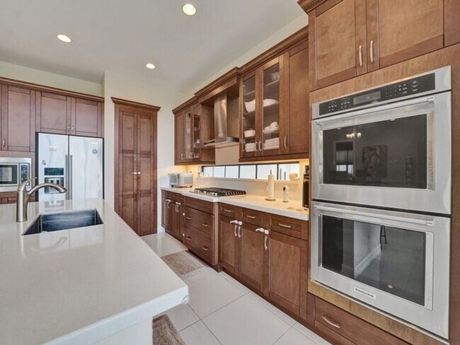 Foto del edificio - 9345 Carrington Ave